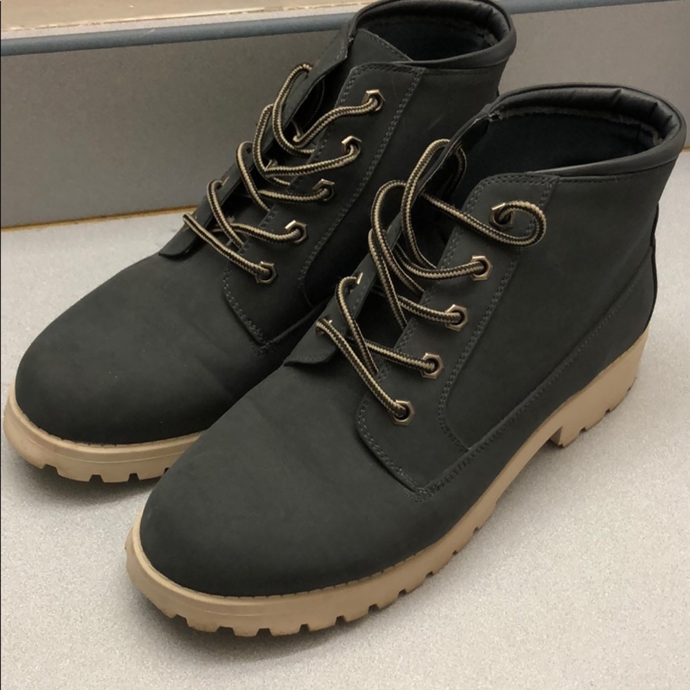 ‼️SOLD‼️Joe Boxer Women's Navy Blue Hiking Boot 🥾